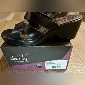 Dansko Black Sandals Comfort-Focused Design